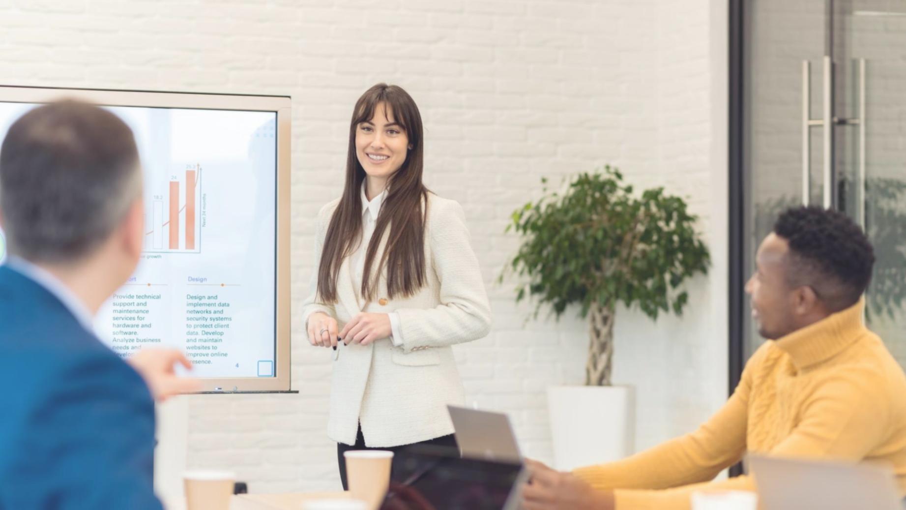 Modernes Büroumfeld mit kreativer Arbeitsatmosphäre